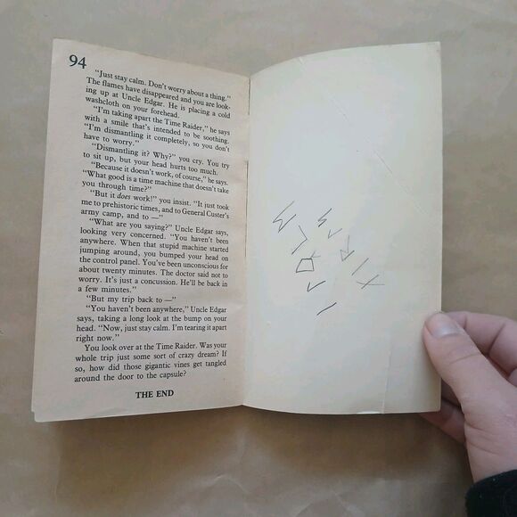 Vintage The Time Raider RL Stine Science Fiction Paperback Book Twistaplot - Picture 8 of 8